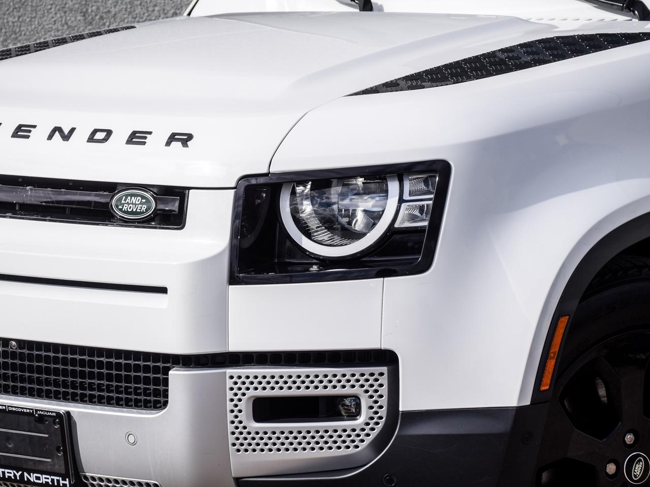 2023 Land Rover Defender S Photo