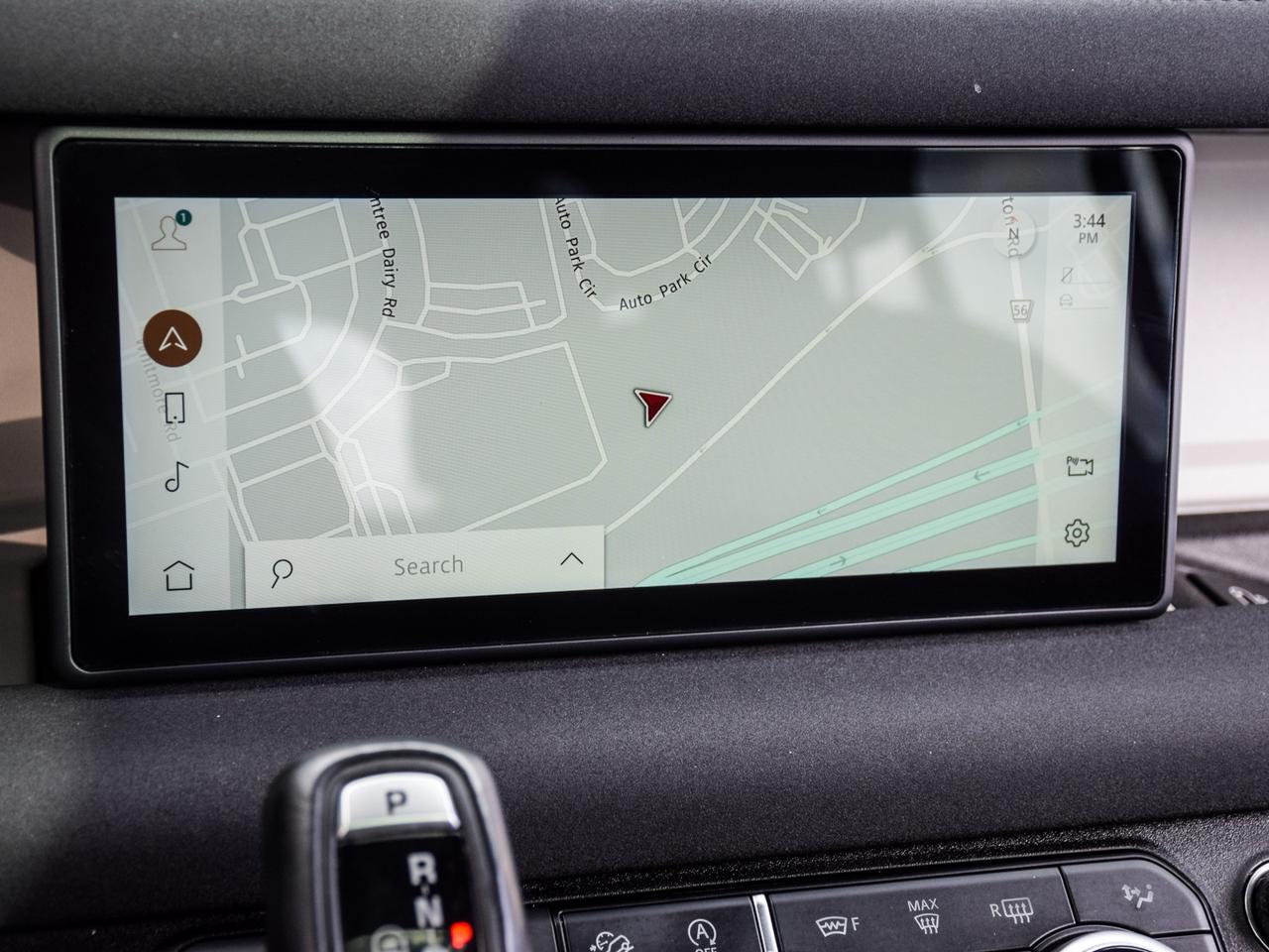 2023 Land Rover Defender S Photo