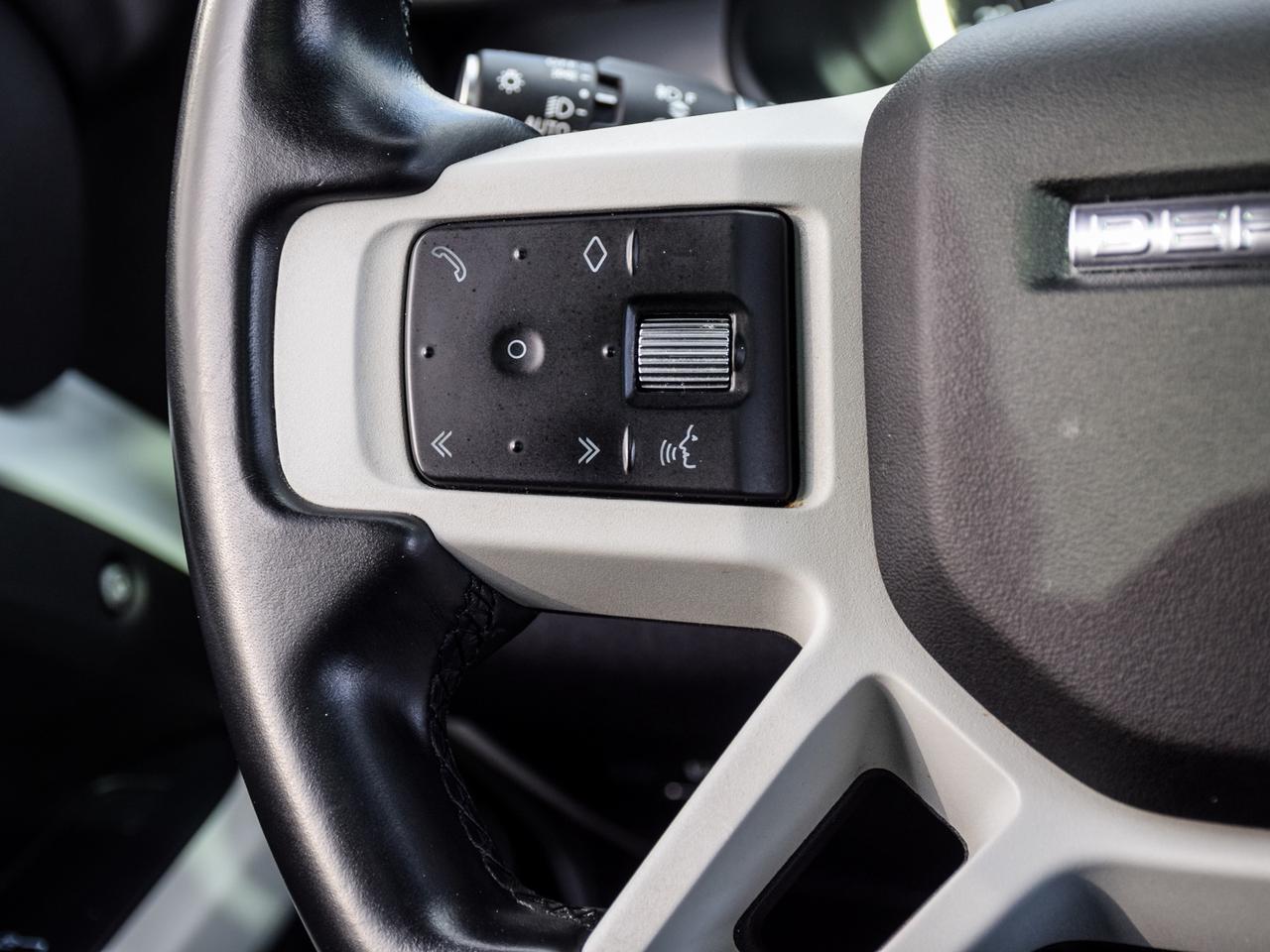 2023 Land Rover Defender S Photo