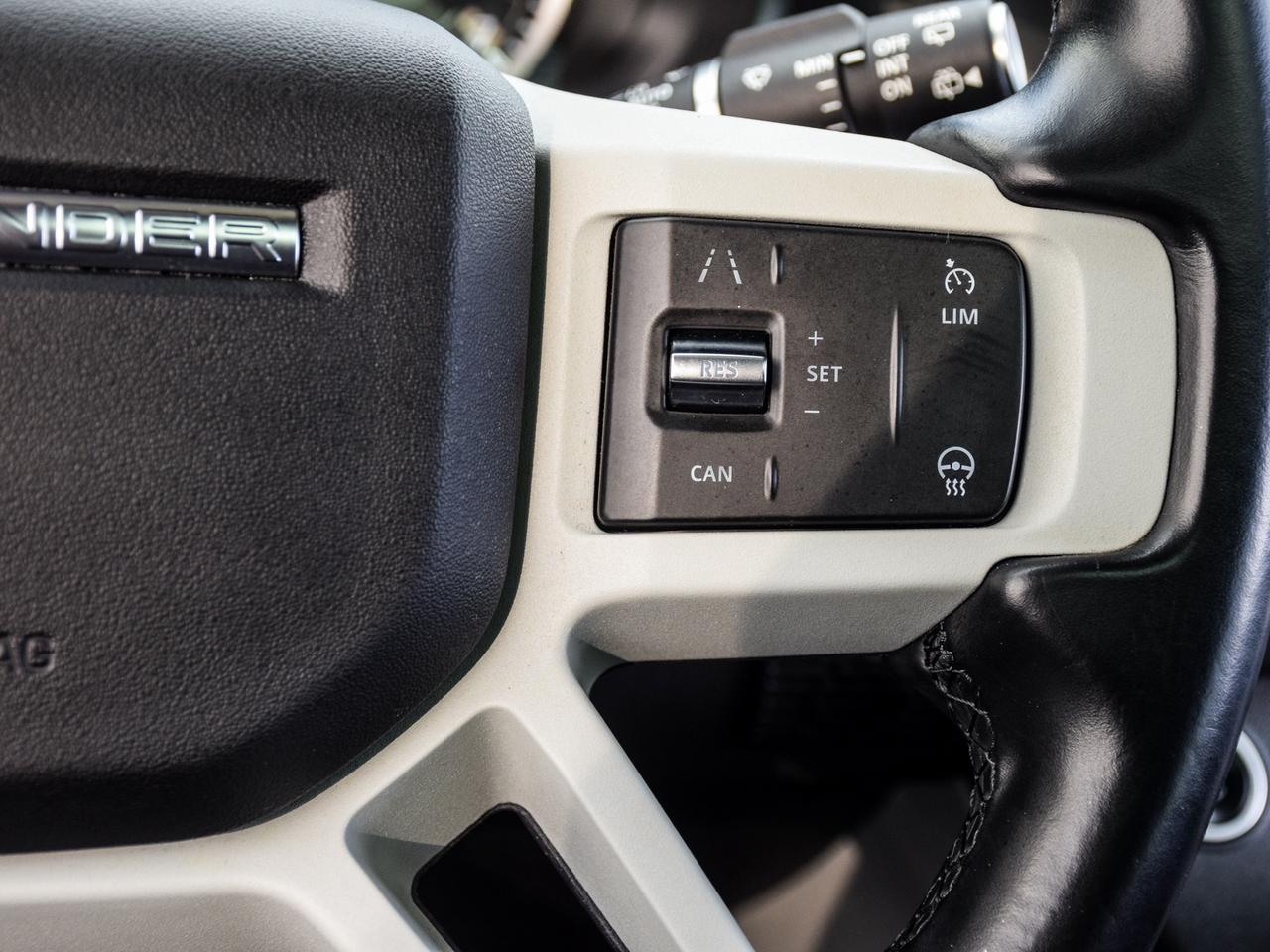 2023 Land Rover Defender S Photo