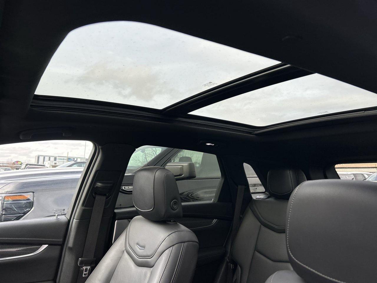 2023 Cadillac XT5 Sport Low KMs 3.6 V6 BOSE Audio Panoramic Sunroof Photo