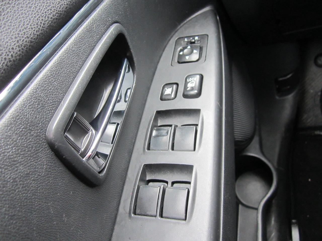 2021 Mitsubishi RVR SE AWC NO ACCIDENTS Photo