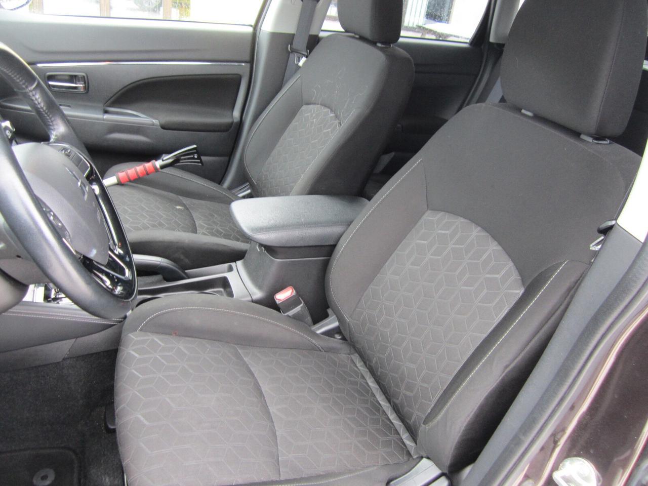 2021 Mitsubishi RVR SE AWC NO ACCIDENTS Photo