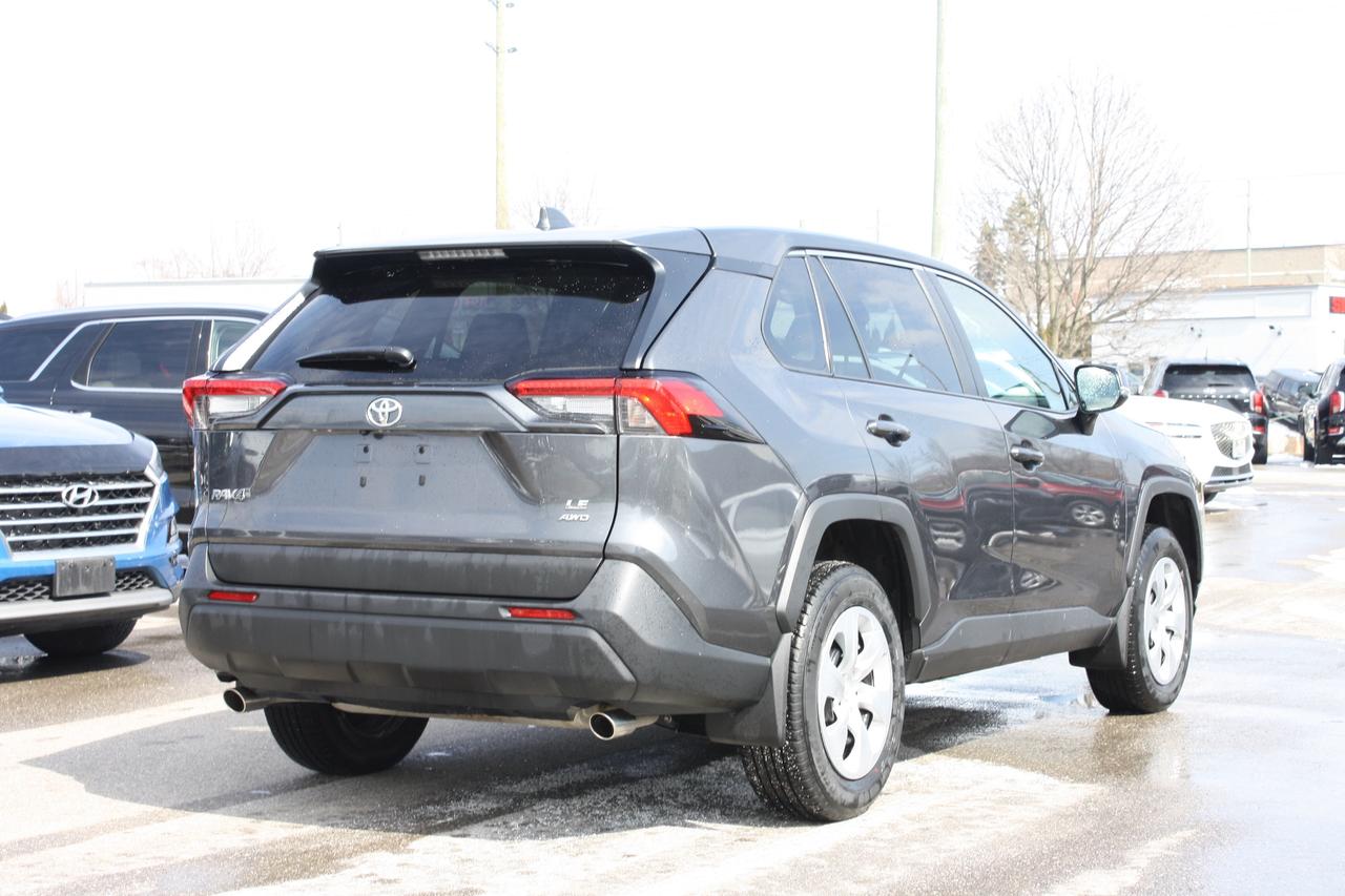 2025 Toyota RAV4 LE AWD Photo4