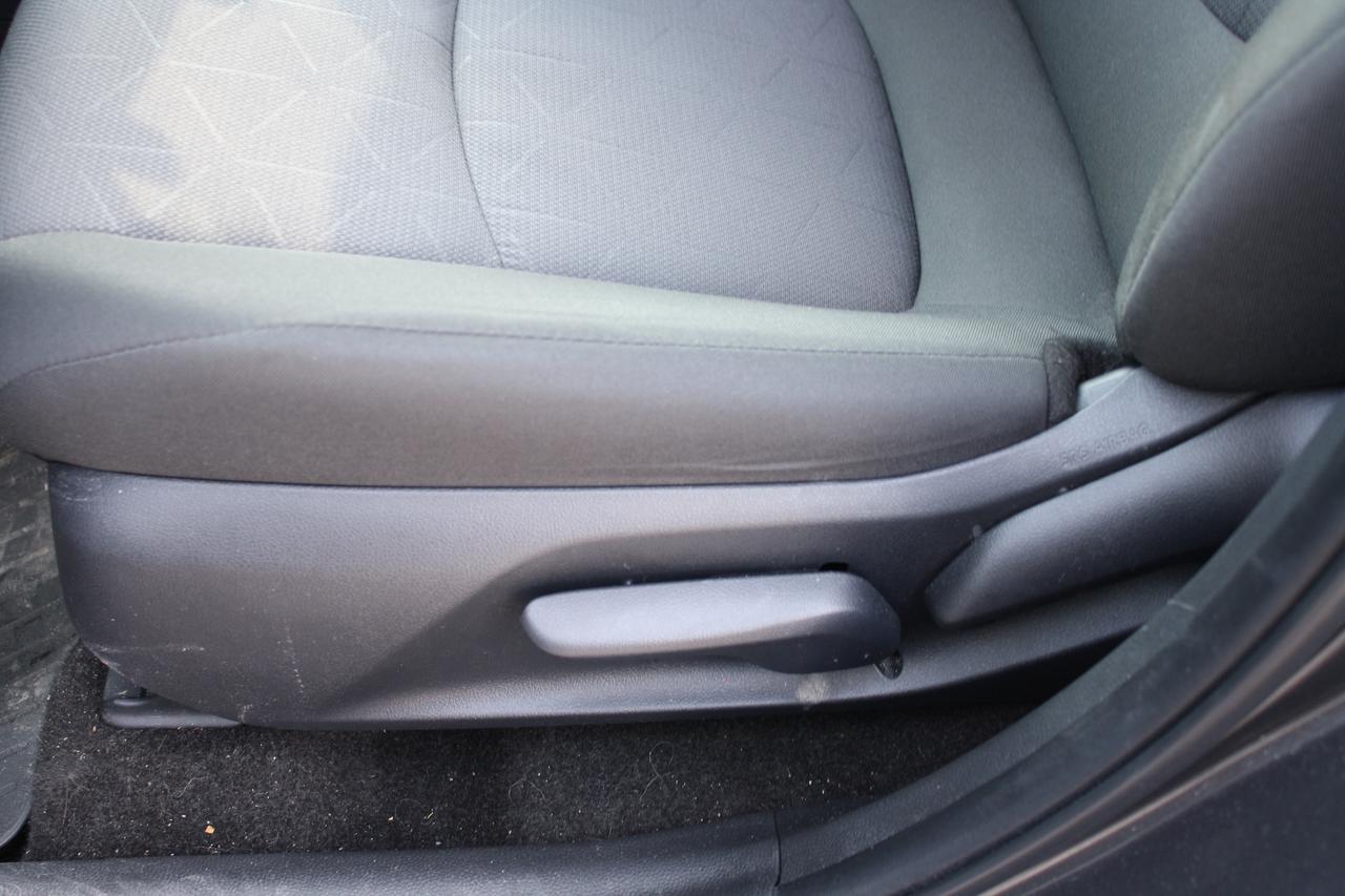 2025 Toyota RAV4 LE AWD Photo