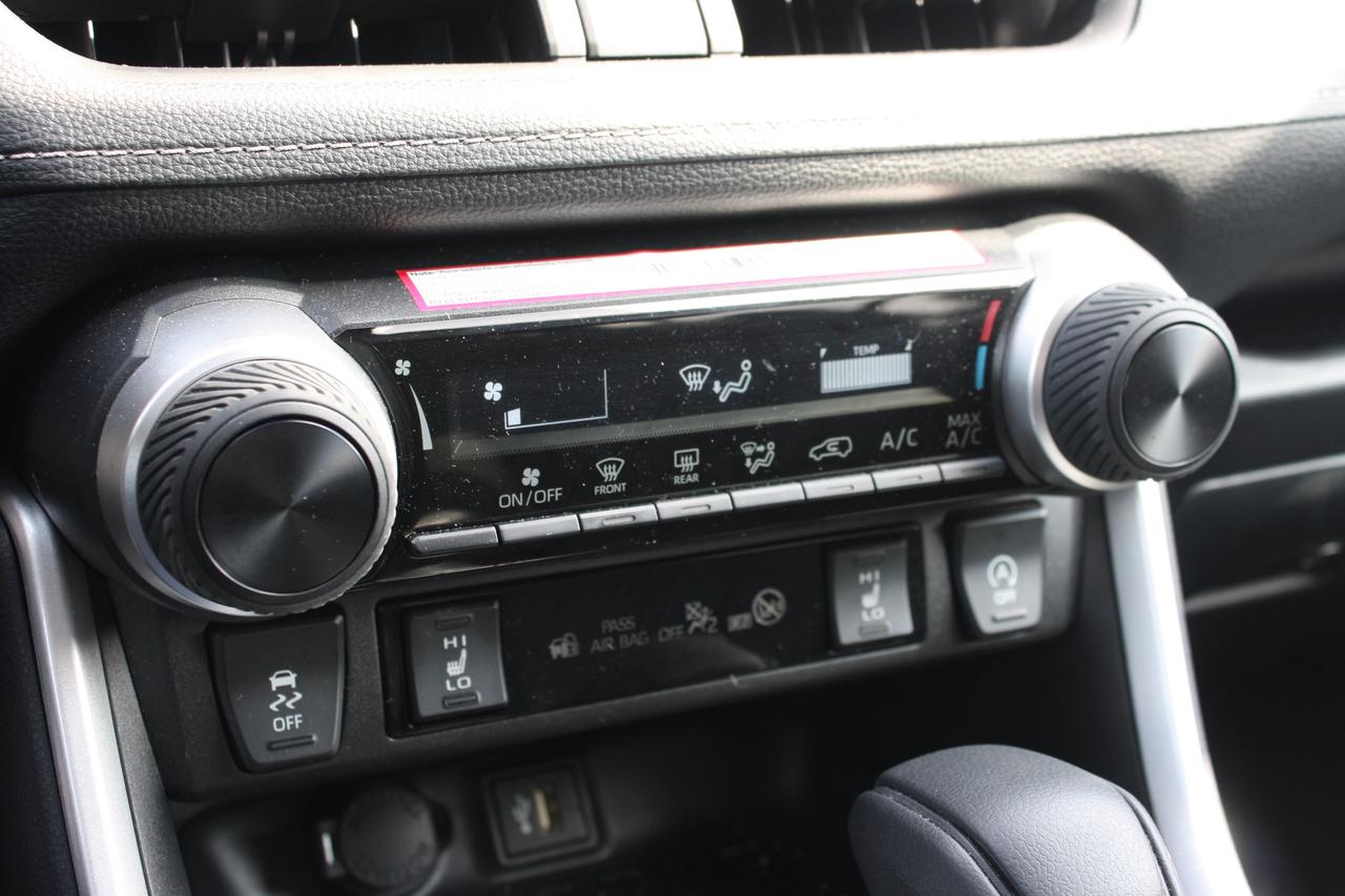 2025 Toyota RAV4 LE AWD Photo