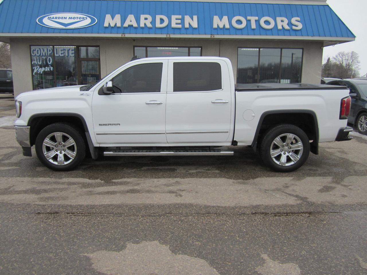2018 GMC Sierra 1500 4WD Crew Cab 143.5  SLT 5.3L NO ACCIDENTS Photo2