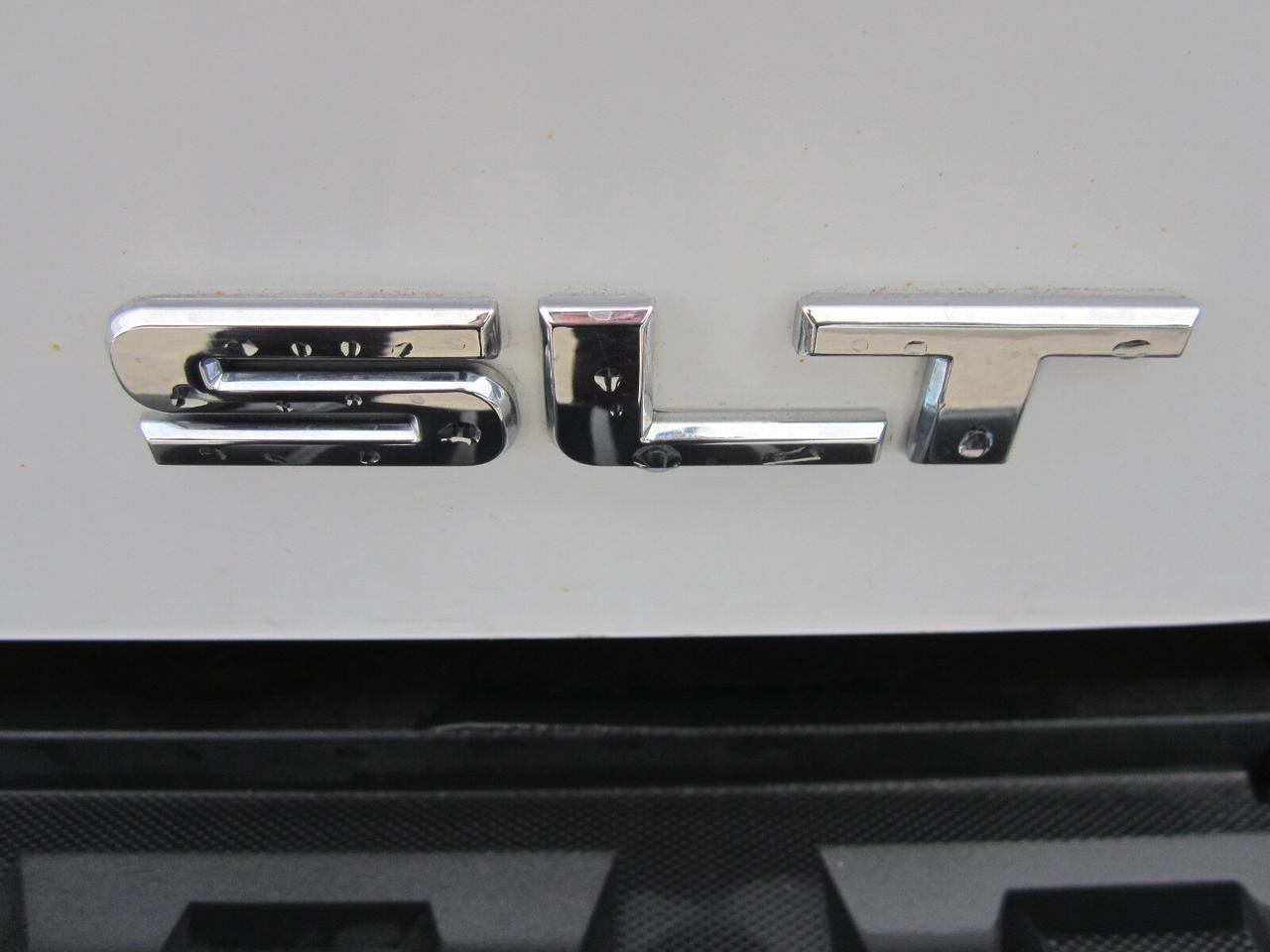 2018 GMC Sierra 1500 4WD Crew Cab 143.5  SLT 5.3L NO ACCIDENTS Photo