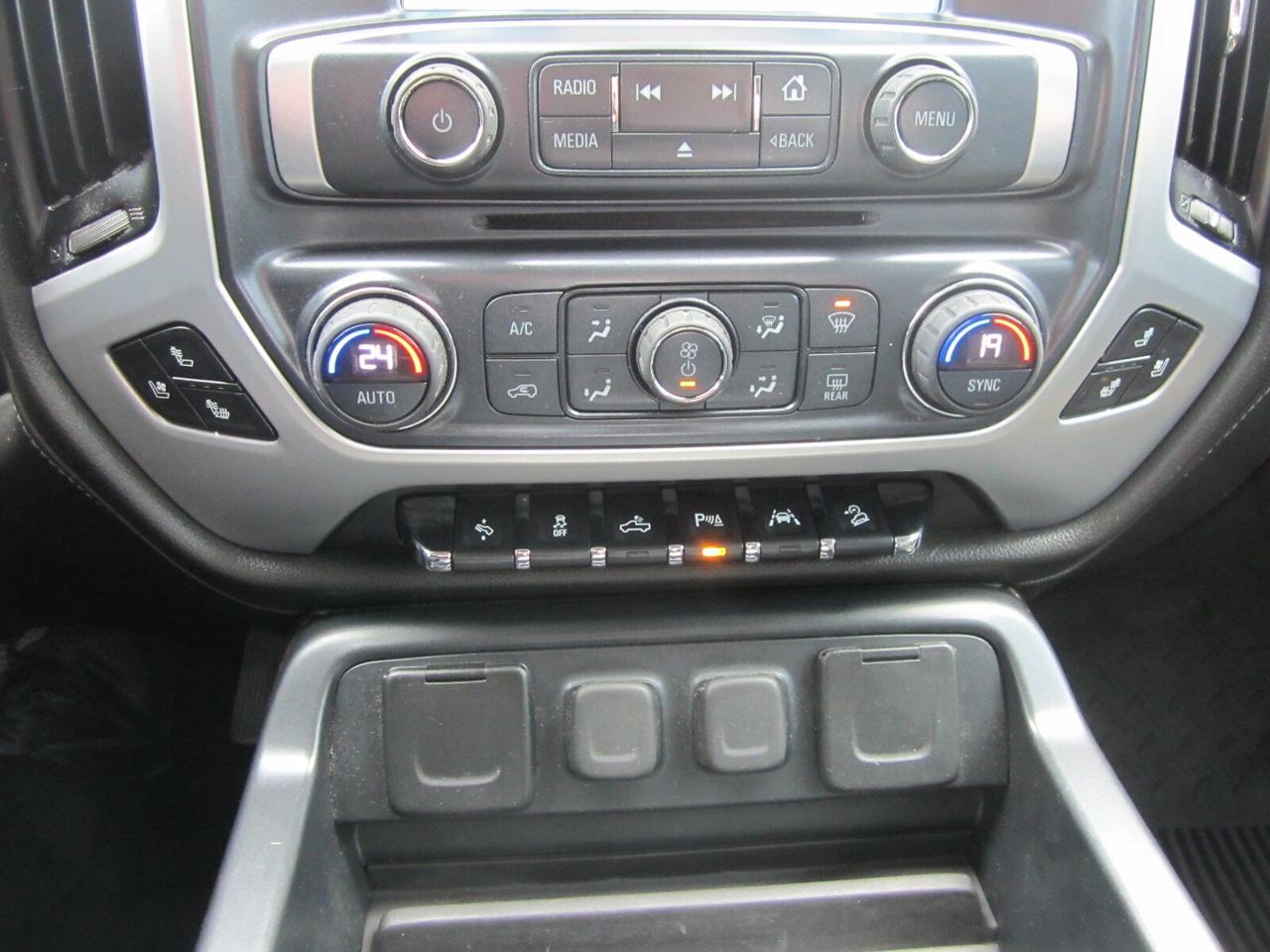 2018 GMC Sierra 1500 4WD Crew Cab 143.5  SLT 5.3L NO ACCIDENTS Photo