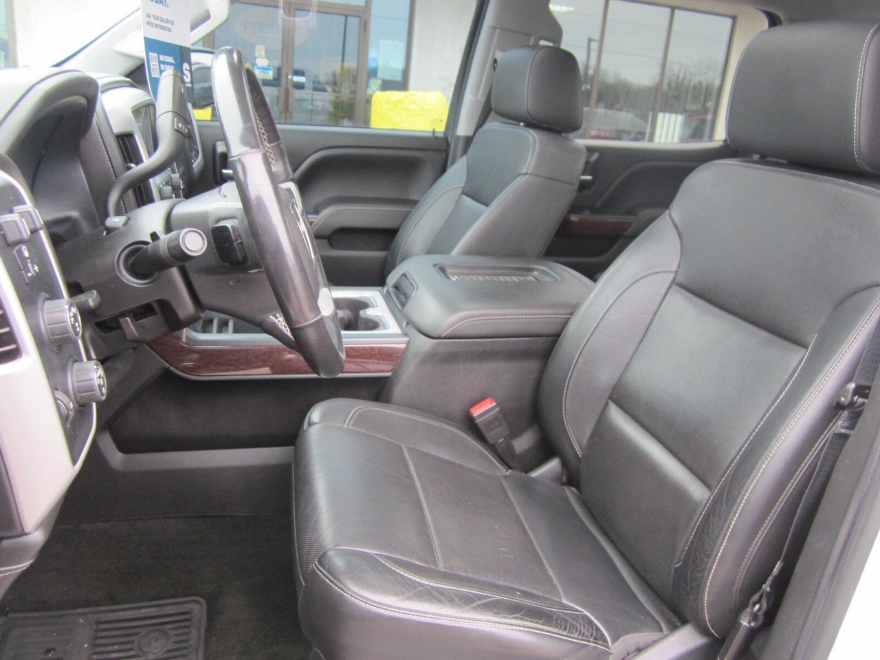 2018 GMC Sierra 1500 4WD Crew Cab 143.5  SLT 5.3L NO ACCIDENTS Photo