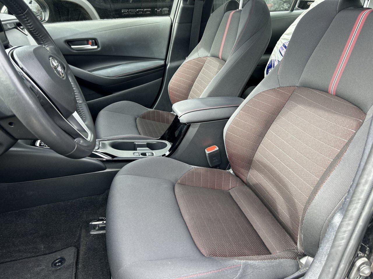 2024 Toyota Corolla Hybrid SE 17,000kms AWD Winter Tires Sunroof Photo