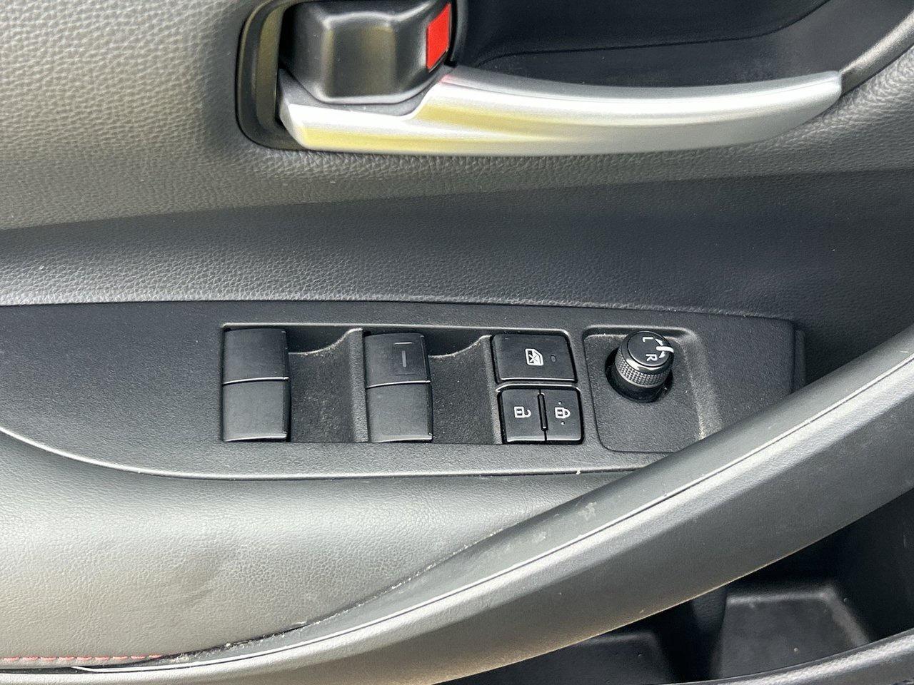 2024 Toyota Corolla Hybrid SE 17,000kms AWD Winter Tires Sunroof Photo