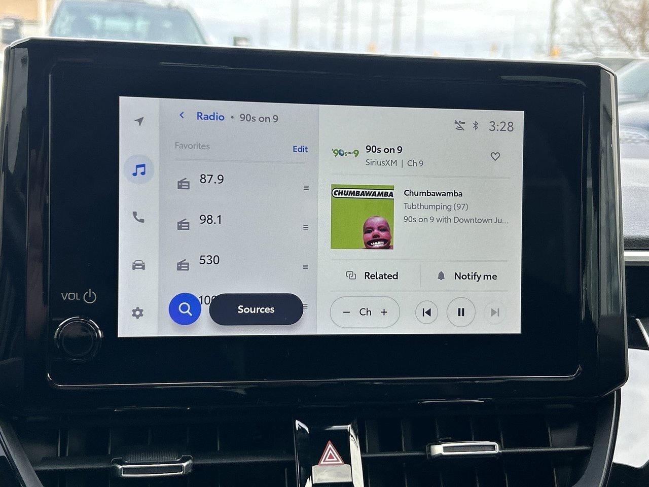 2024 Toyota Corolla Hybrid SE 17,000kms AWD Winter Tires Sunroof Photo