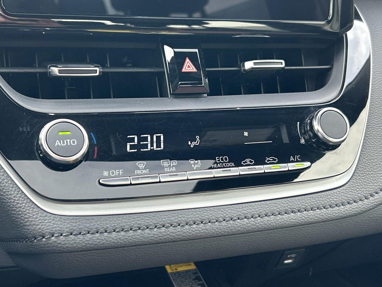 2024 Toyota Corolla Hybrid SE 17,000kms AWD Winter Tires Sunroof Photo