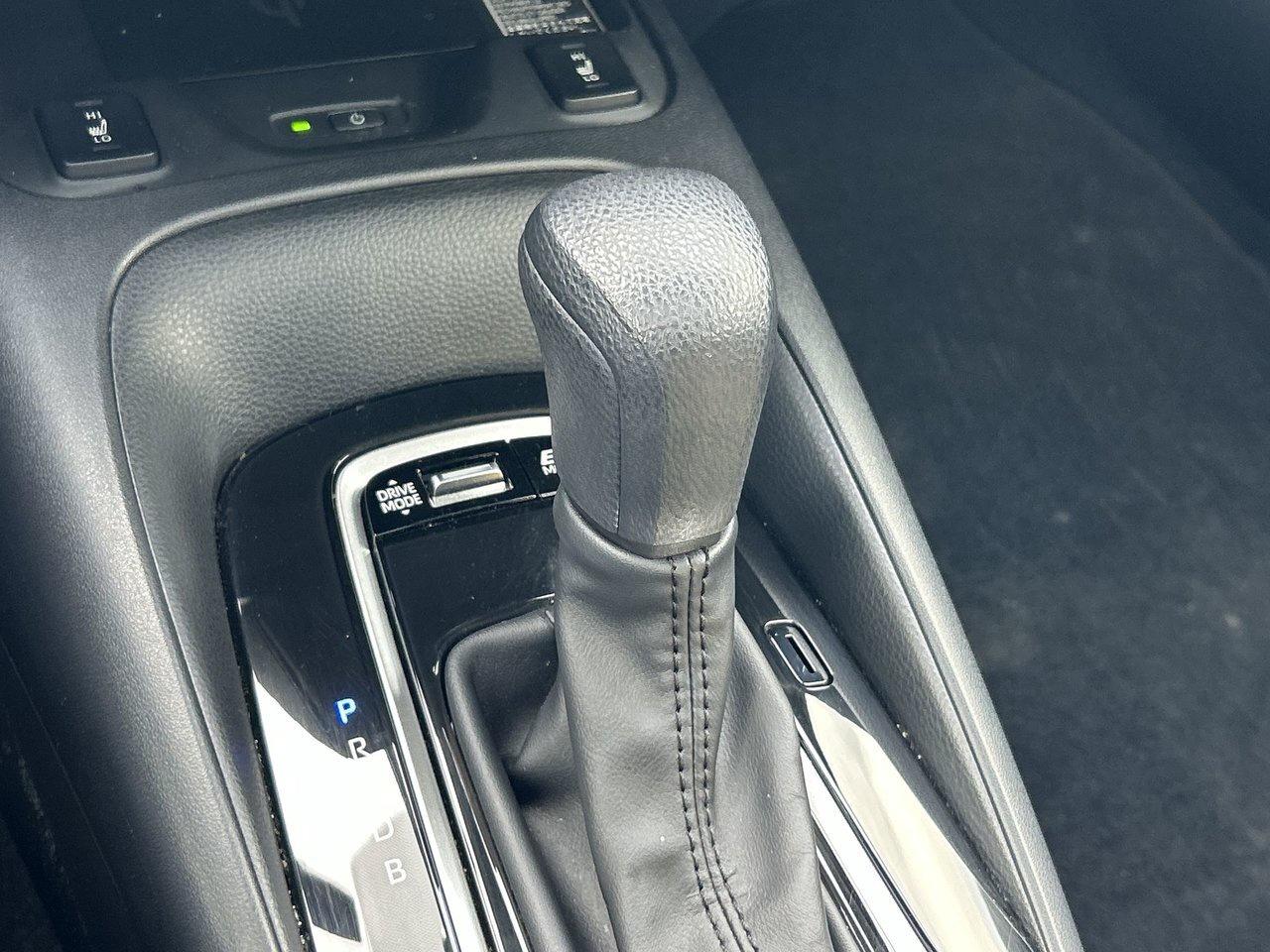 2024 Toyota Corolla Hybrid SE 17,000kms AWD Winter Tires Sunroof Photo