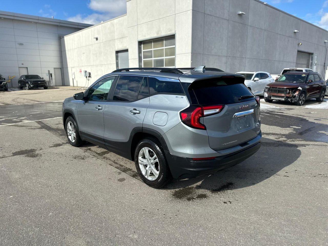 2023 GMC Terrain SLE Clean CarFax Heated Seats Dual-Zone Climate La Photo4