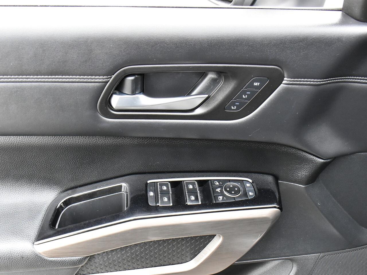 2022 Nissan Pathfinder PLATINUM, FULLY LOADED, BOSE AUDIO, APPLE CARPLAY Photo