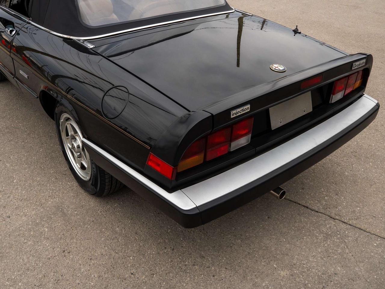 1987 Alfa Romeo Spider 2dr Coupe Graduate Photo
