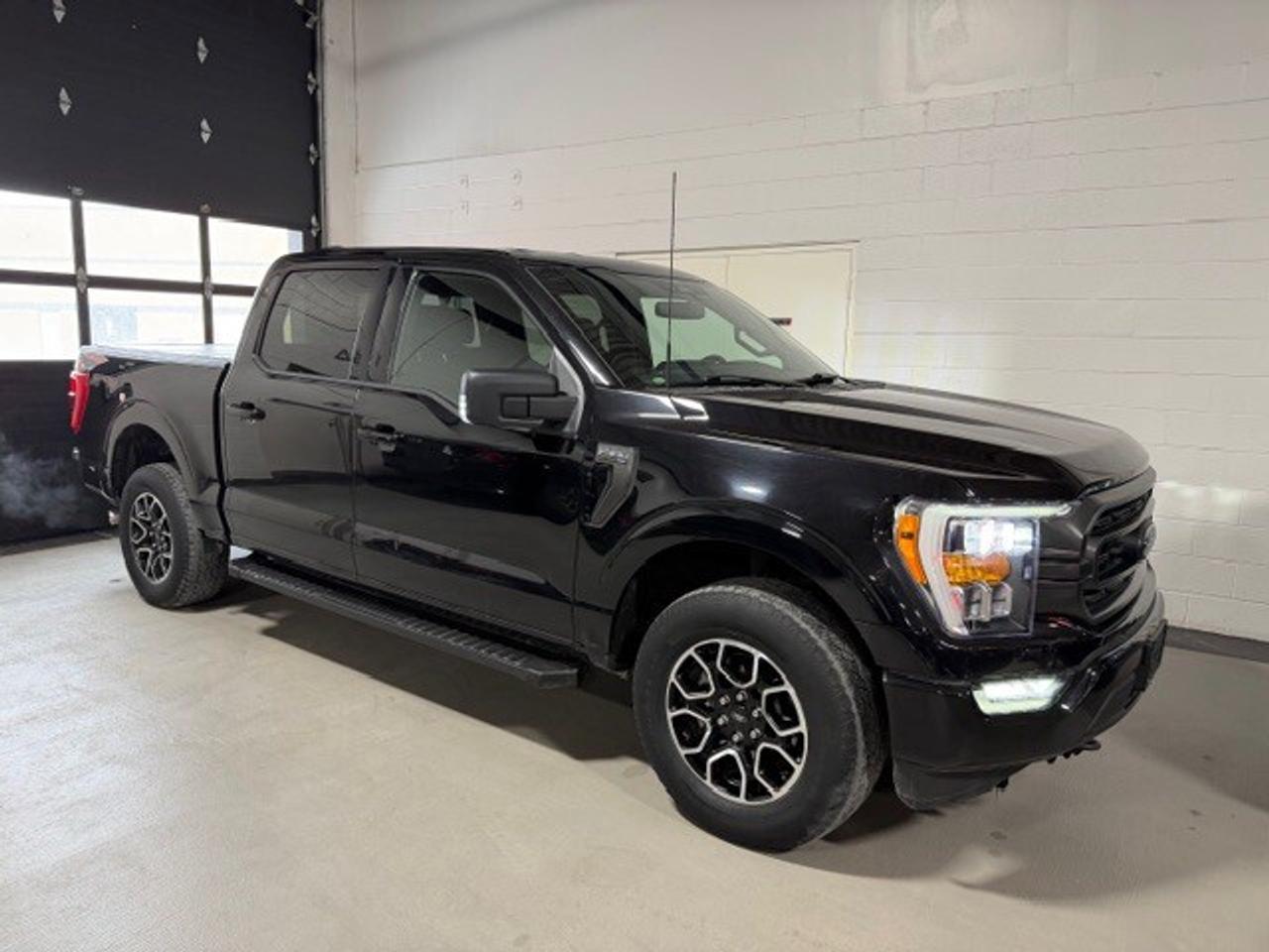 2022 Ford F-150 XLT SPORT 2.7 EcoBoost Navigation Supercrew Photo