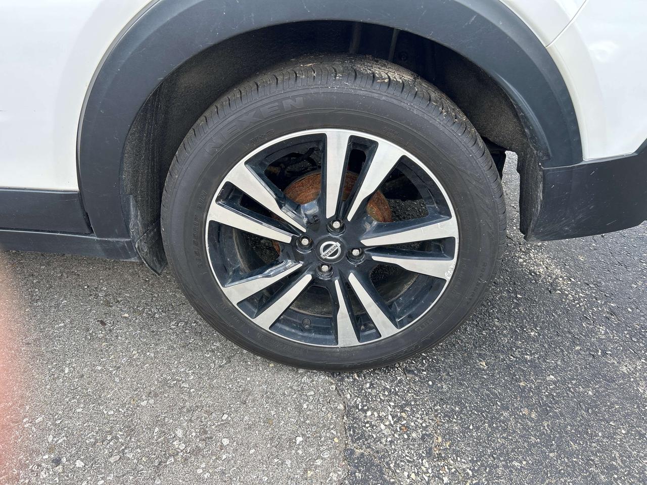 2019 Nissan Kicks SR, Bluetooth, Back Up Cam, Newly Reman CVT Photo