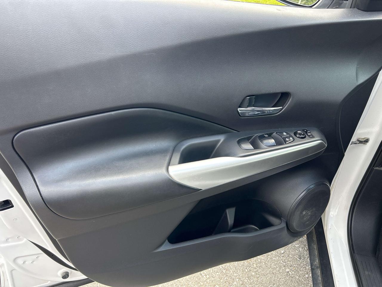 2019 Nissan Kicks SR, Bluetooth, Back Up Cam, Newly Reman CVT Photo