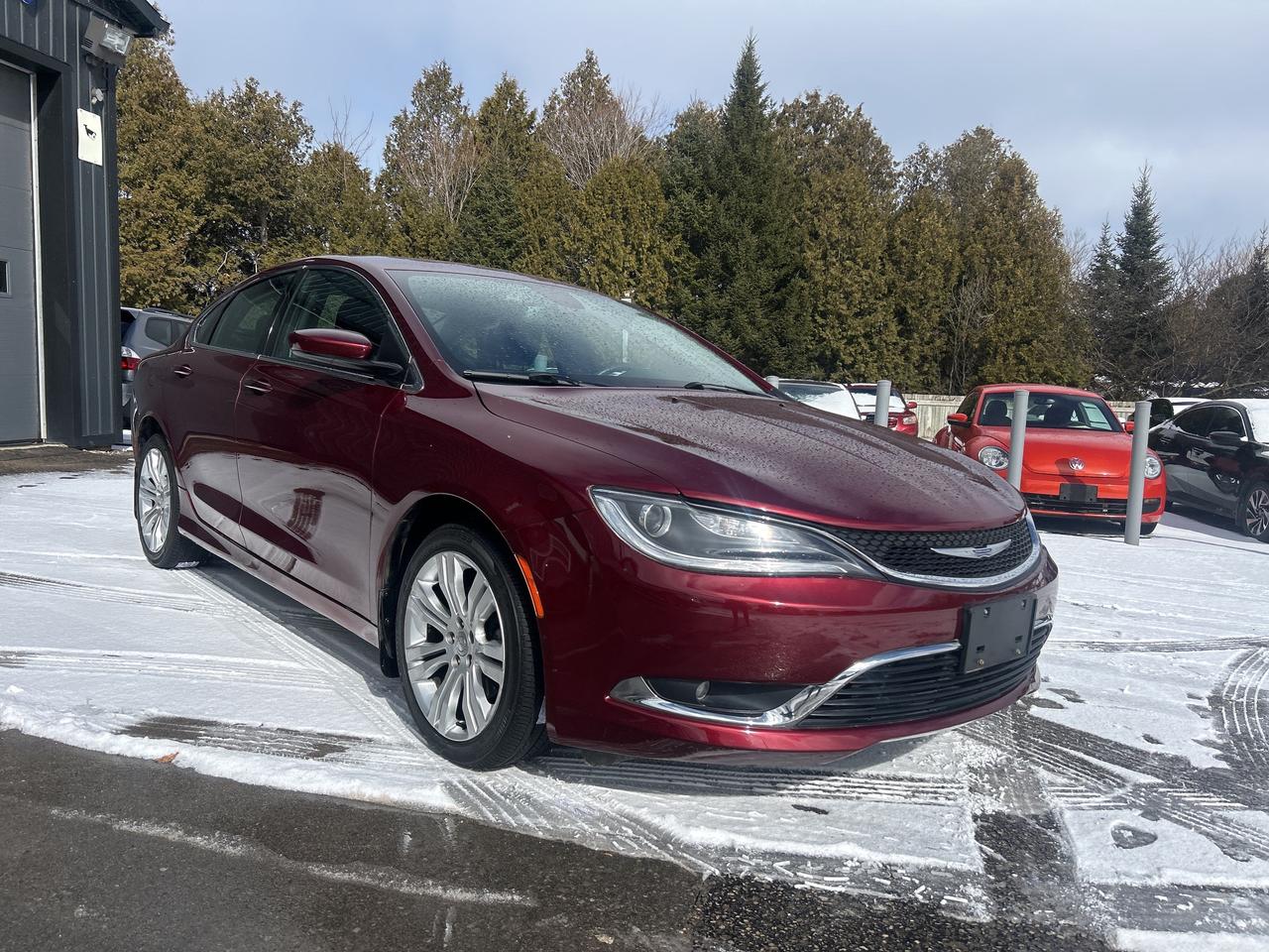 2016 Chrysler 200 Limited, LOW KM, 2 Sets of Tires, Bluetooth Photo