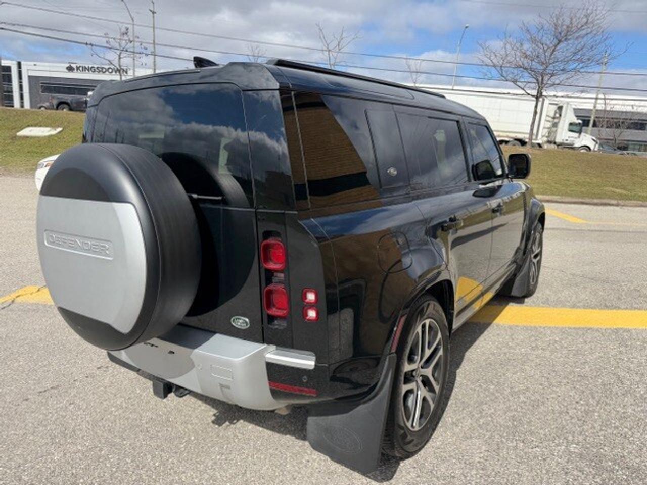 2022 Land Rover Defender 110 XS Edition Digital Mirror Cooled Seat 7 Pass Photo