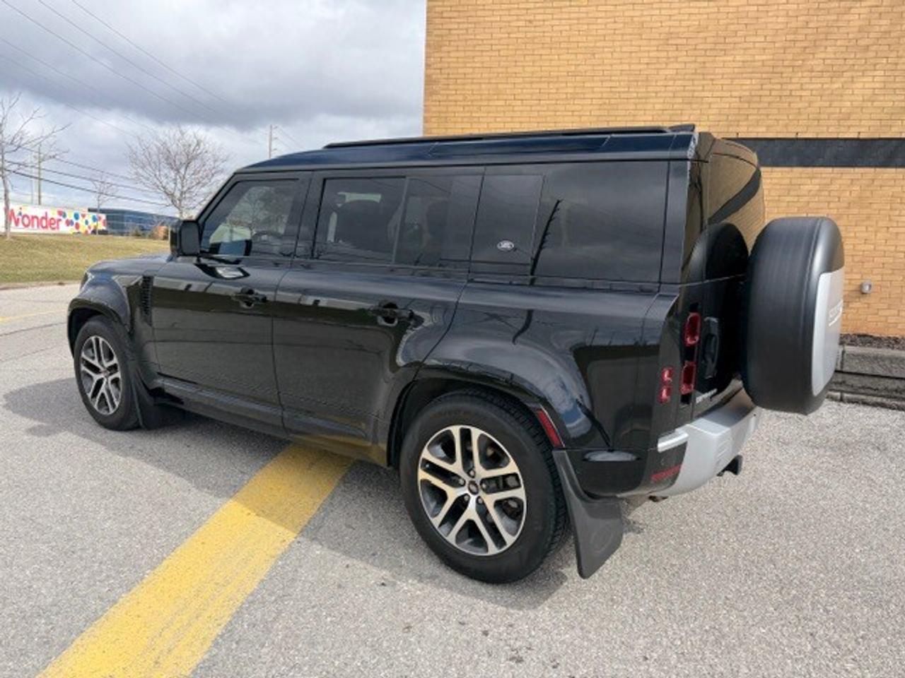 2022 Land Rover Defender 110 XS Edition Digital Mirror Cooled Seat 7 Pass Photo