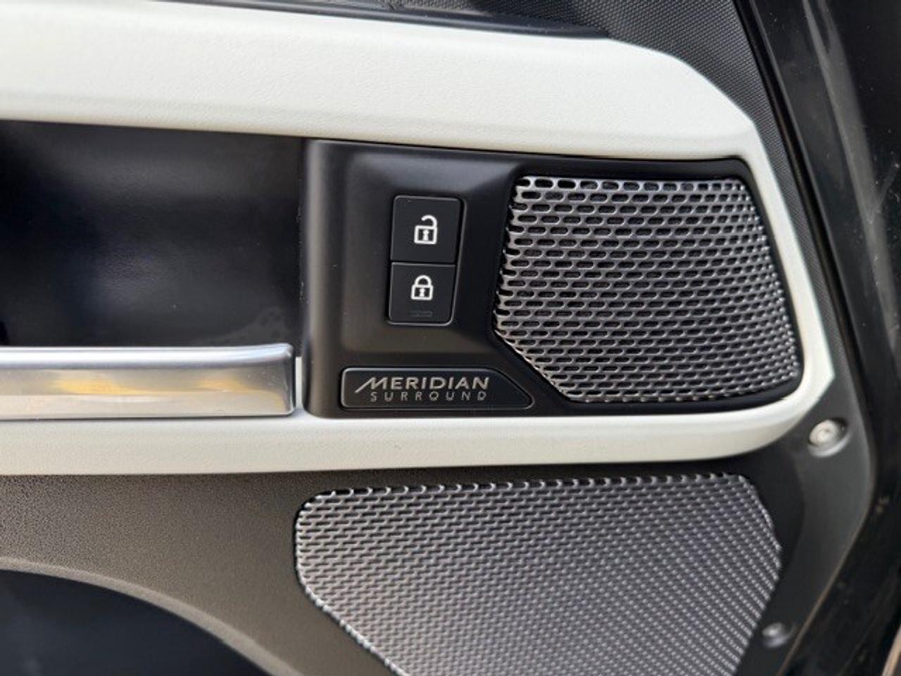 2022 Land Rover Defender 110 XS Edition Digital Mirror Cooled Seat 7 Pass Photo