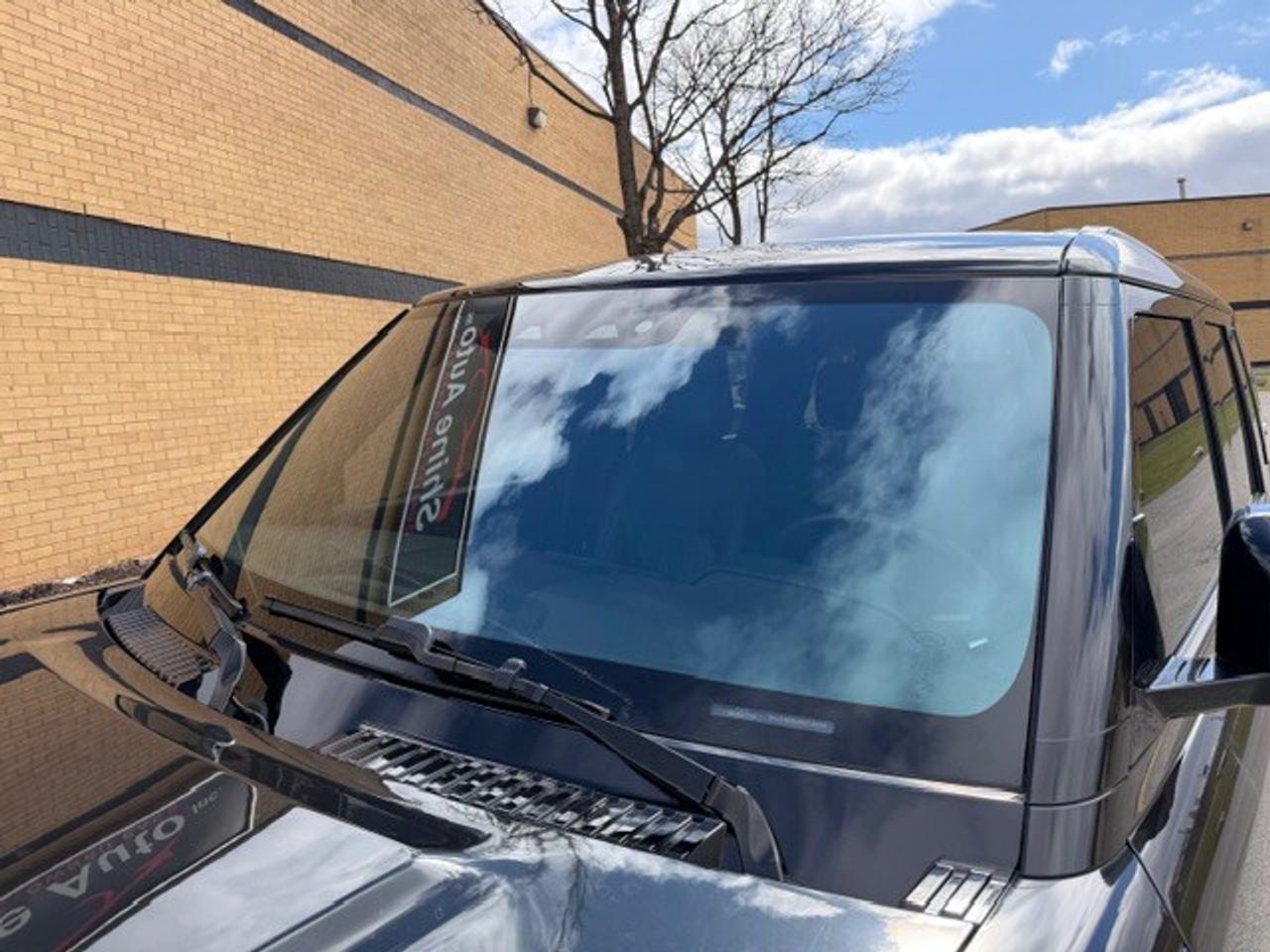 2022 Land Rover Defender 110 XS Edition Digital Mirror Cooled Seat 7 Pass Photo