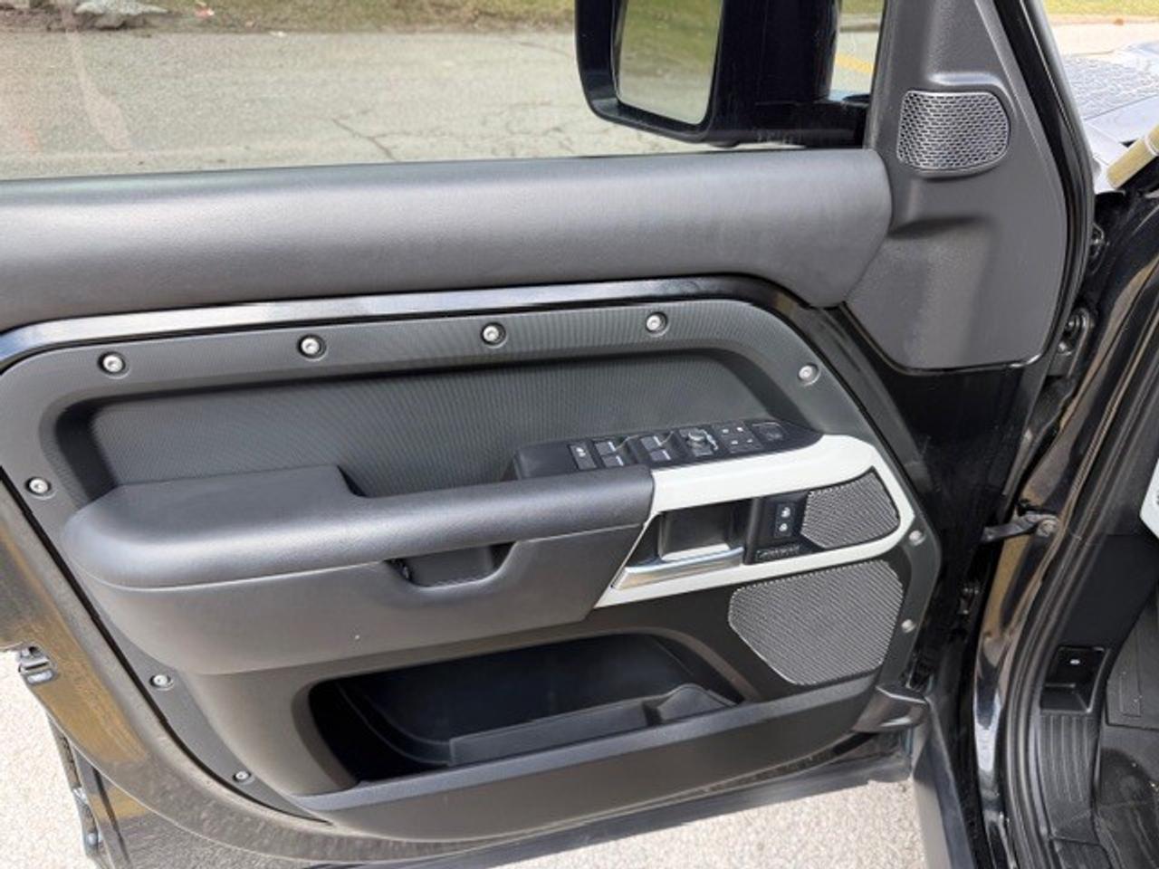 2022 Land Rover Defender 110 XS Edition Digital Mirror Cooled Seat 7 Pass Photo