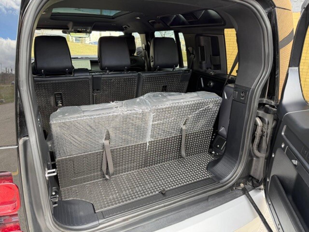 2022 Land Rover Defender 110 XS Edition Digital Mirror Cooled Seat 7 Pass Photo