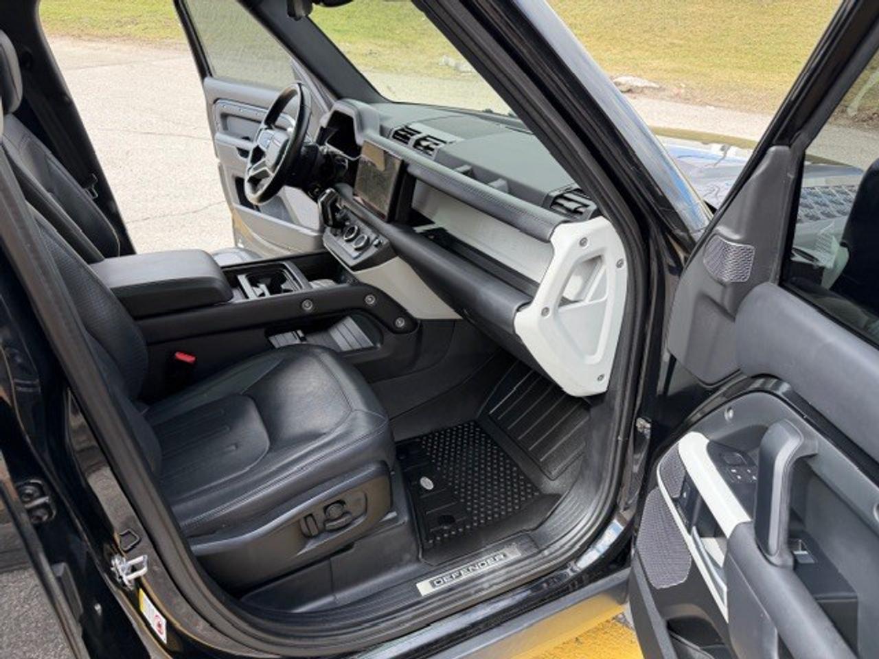 2022 Land Rover Defender 110 XS Edition Digital Mirror Cooled Seat 7 Pass Photo