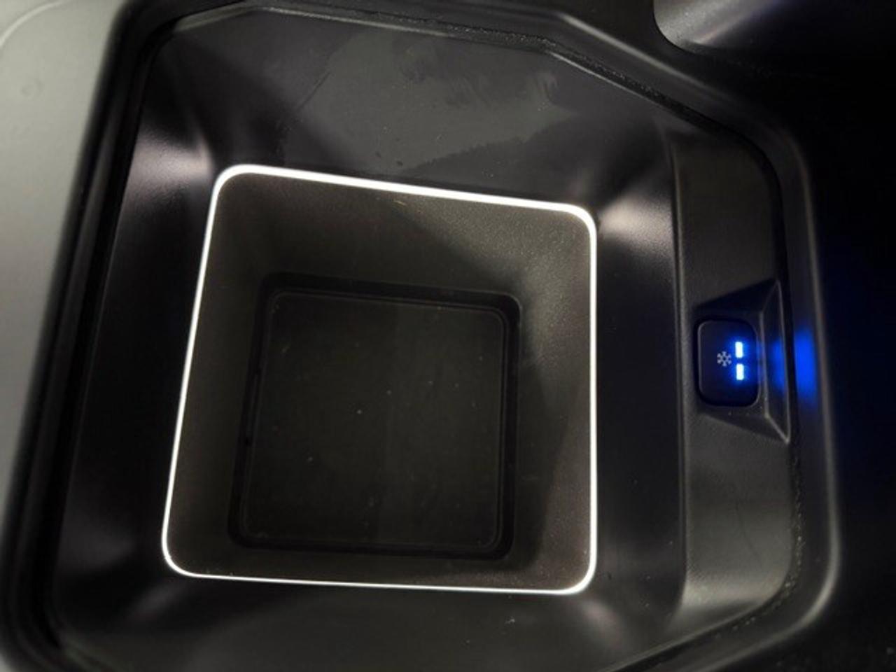 2022 Land Rover Defender 110 XS Edition Digital Mirror Cooled Seat 7 Pass Photo