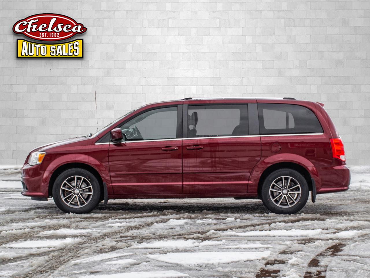 2016 Dodge Grand Caravan SXT Premium Plus Photo2