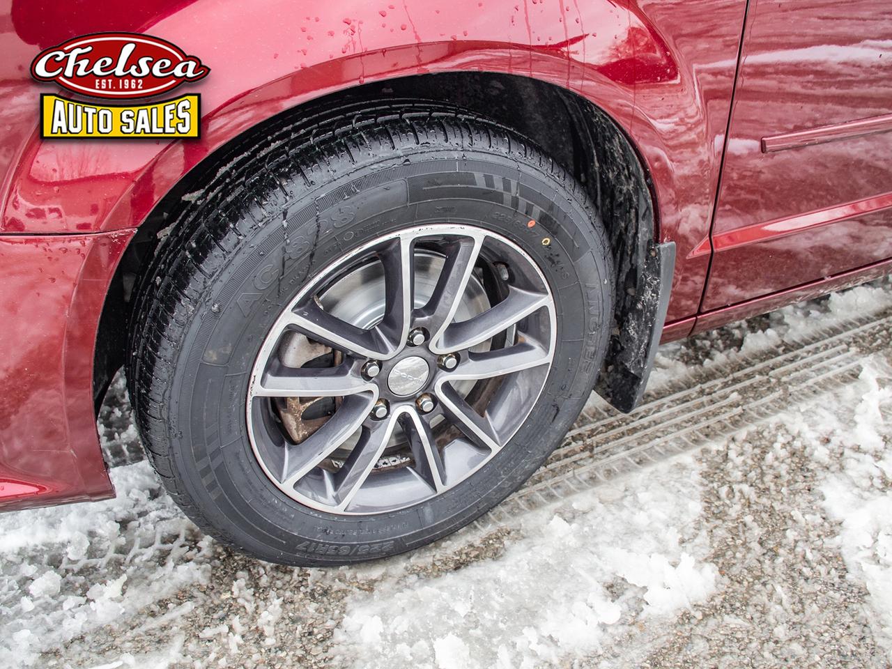 2016 Dodge Grand Caravan SXT Premium Plus Photo3