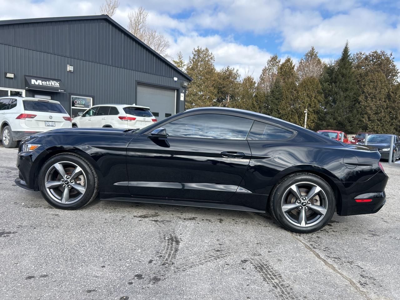 2017 Ford Mustang V6, Bluetooth, Back Up Cam, Manual Photo