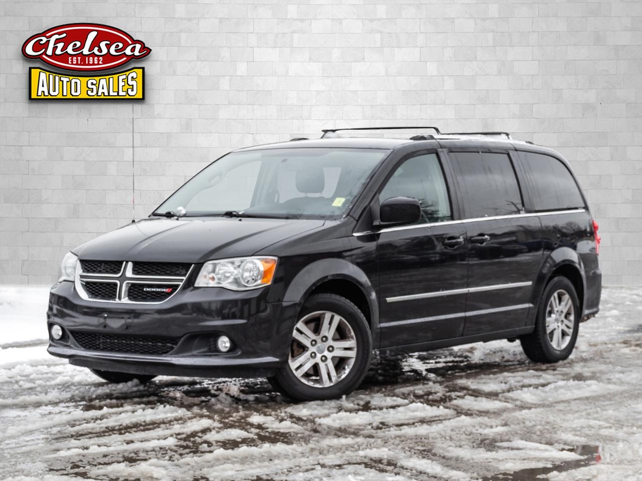 2016 Dodge Grand Caravan Crew Photo0