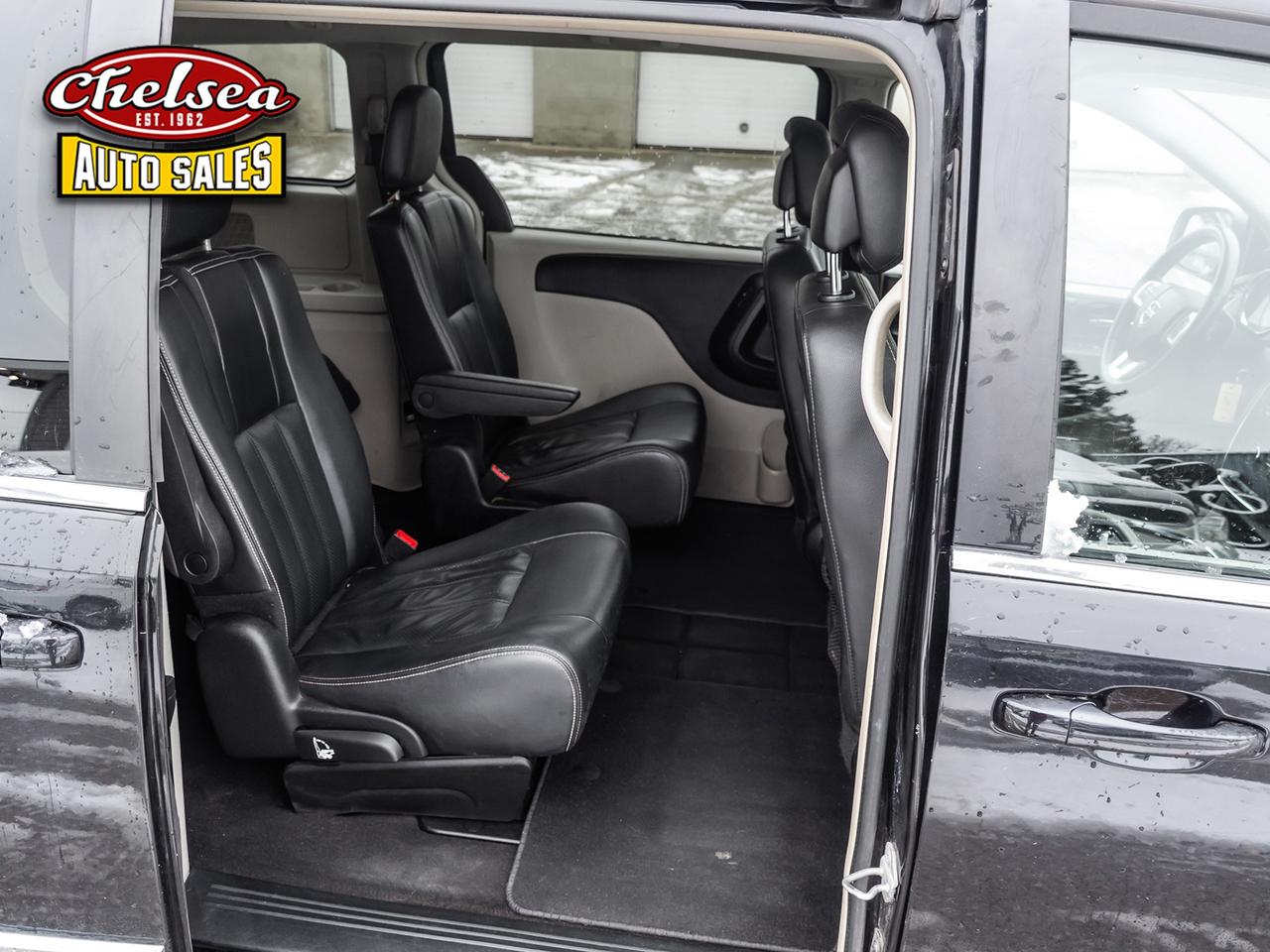 2016 Dodge Grand Caravan Crew Photo