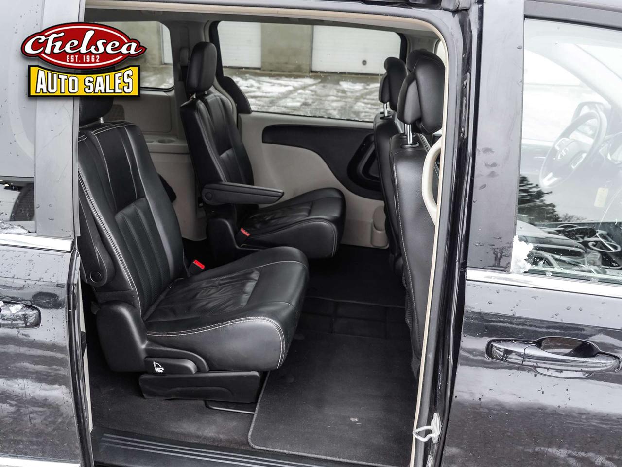 2016 Dodge Grand Caravan Crew Photo