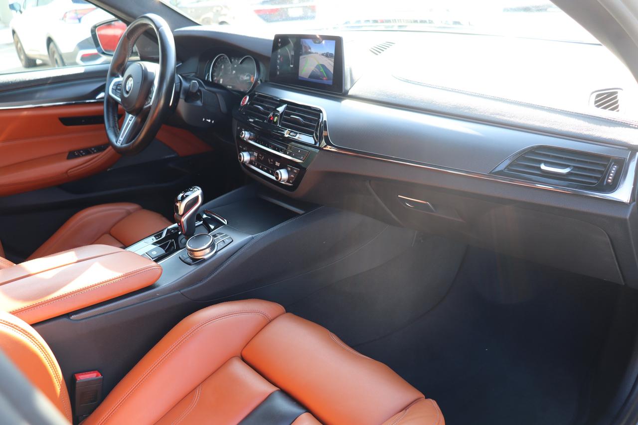 2019 BMW M5 NO ACCIDENTS SUPER LOW KM BROWN INTERIOR NEW TIRES Photo