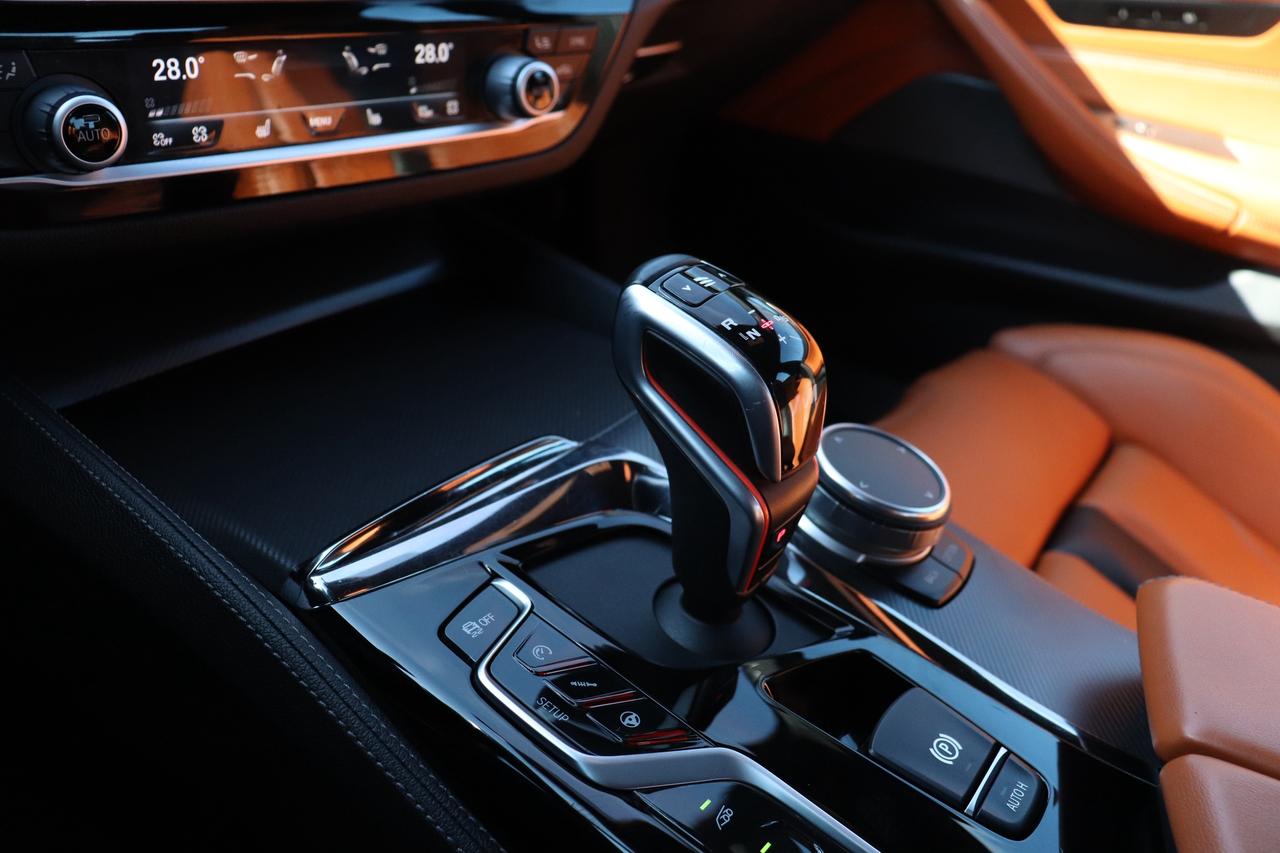 2019 BMW M5 NO ACCIDENTS SUPER LOW KM BROWN INTERIOR NEW TIRES Photo