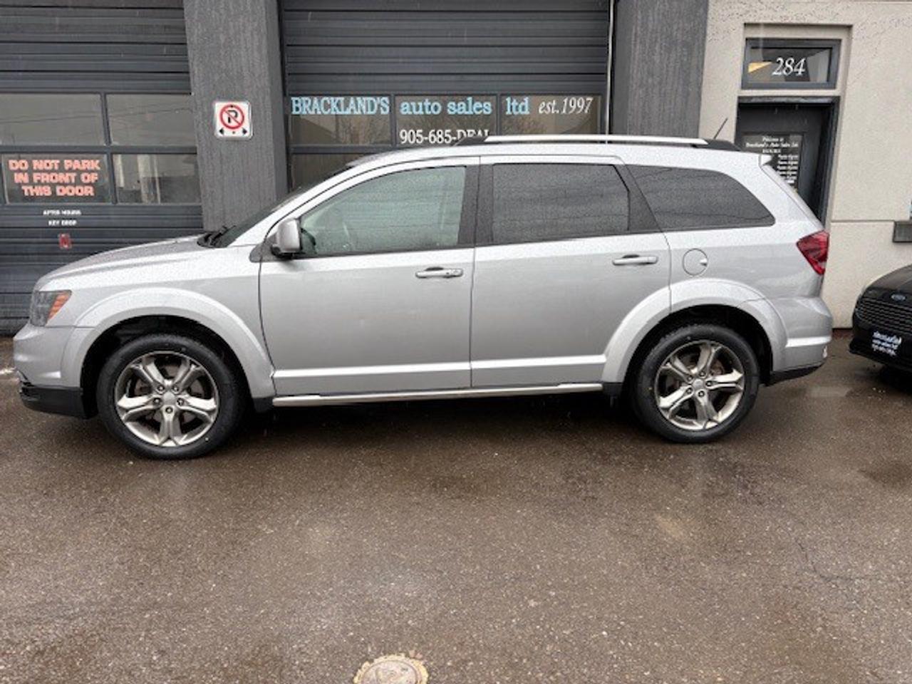 2017 Dodge Journey AWD Crossroad, LEATHER, 7 PASSENGER, NEW TIRES!! Photo