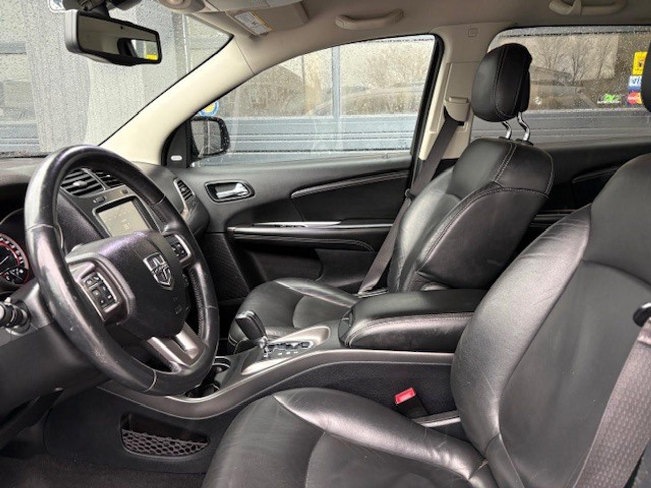 2017 Dodge Journey AWD Crossroad, LEATHER, 7 PASSENGER, NEW TIRES!! Photo