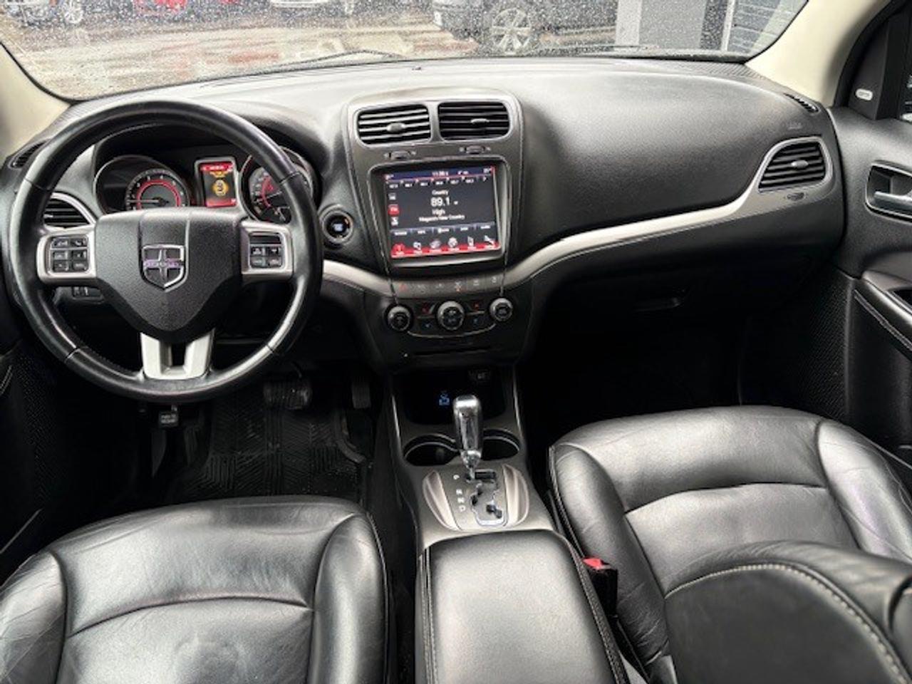 2017 Dodge Journey AWD Crossroad, LEATHER, 7 PASSENGER, NEW TIRES!! Photo