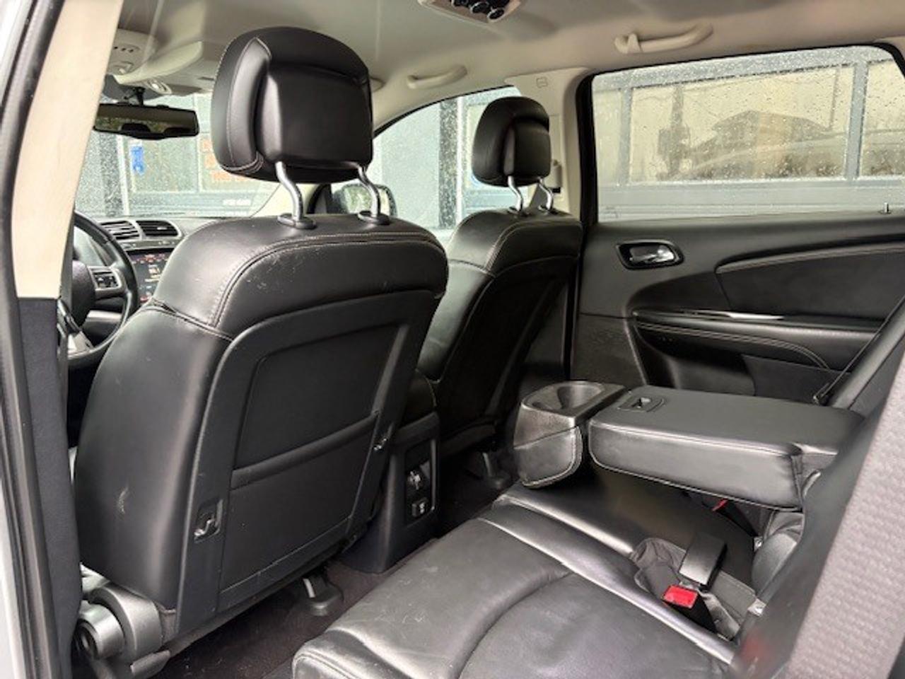 2017 Dodge Journey AWD Crossroad, LEATHER, 7 PASSENGER, NEW TIRES!! Photo3