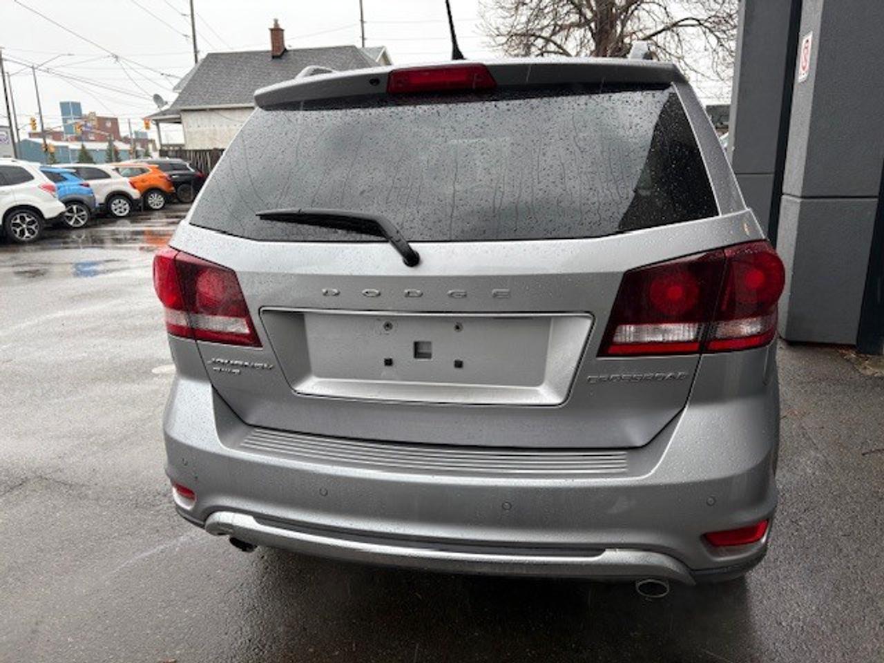 2017 Dodge Journey AWD Crossroad, LEATHER, 7 PASSENGER, NEW TIRES!! Photo