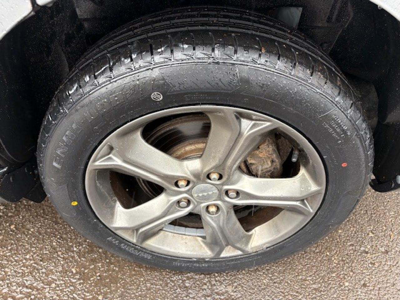 2017 Dodge Journey AWD Crossroad, LEATHER, 7 PASSENGER, NEW TIRES!! Photo