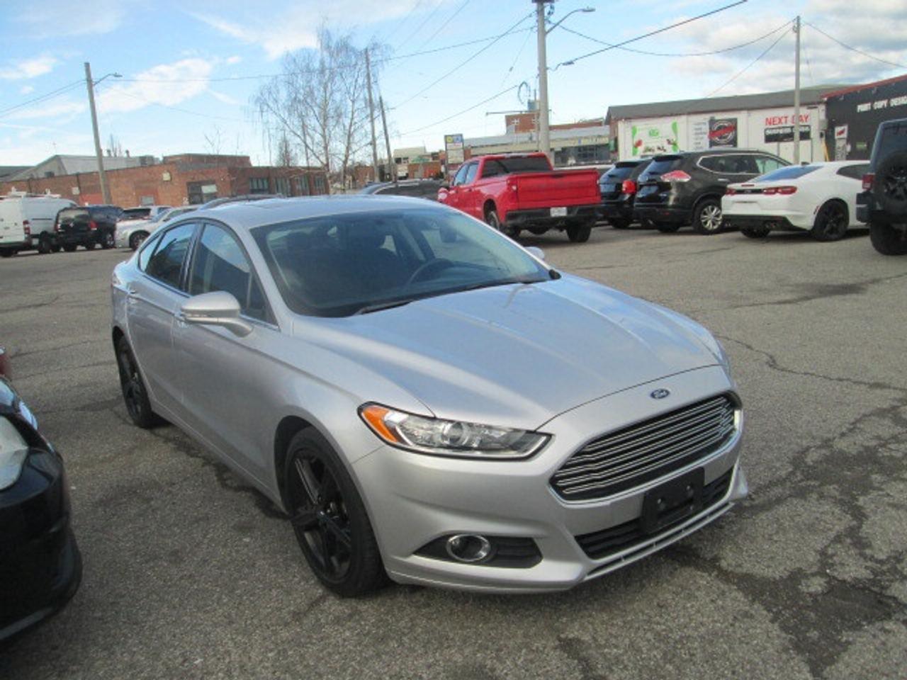 2016 Ford Fusion 4dr Sdn SE FWD, Sunroof, Navigation Photo4