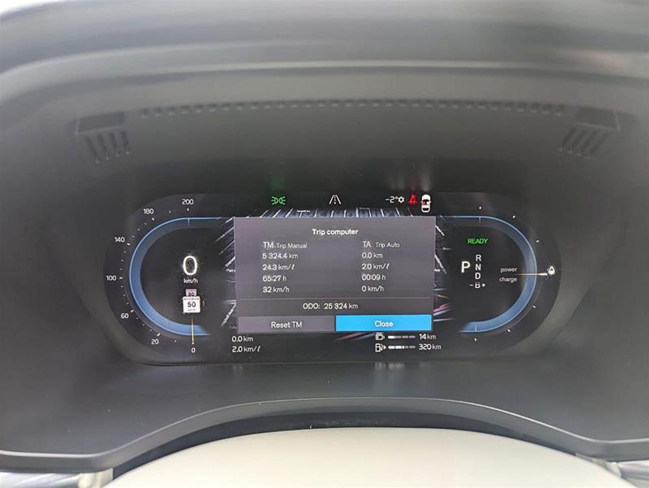 2024 Volvo XC60 Recharge T8 eAWD PHEV Ultimate Dark Theme Photo